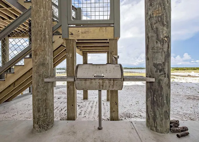 Over The Moon 10 Bedroom Holiday home Gulf Shores